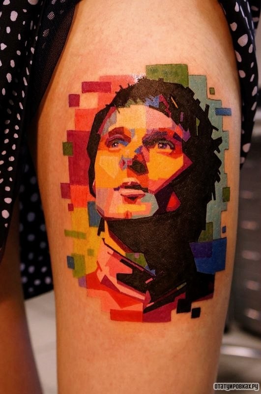 Фотография татуировки под названием «Портерт человека из квадратов»