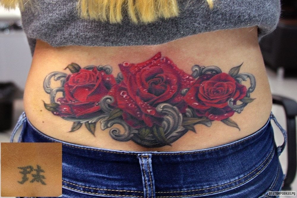 Фотография татуировки под названием «Три розы и узор»