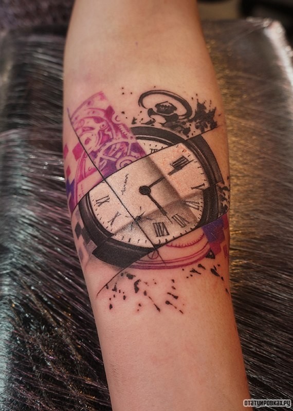 Фотография татуировки под названием «Часы и механизмы»