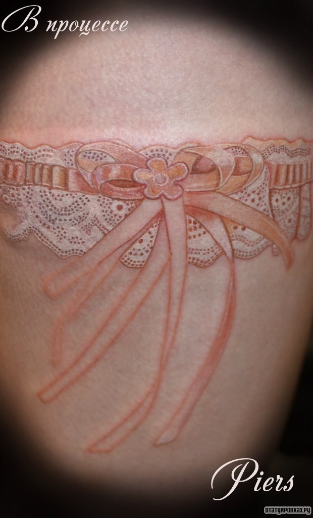 Фотография татуировки под названием «Подвязка»