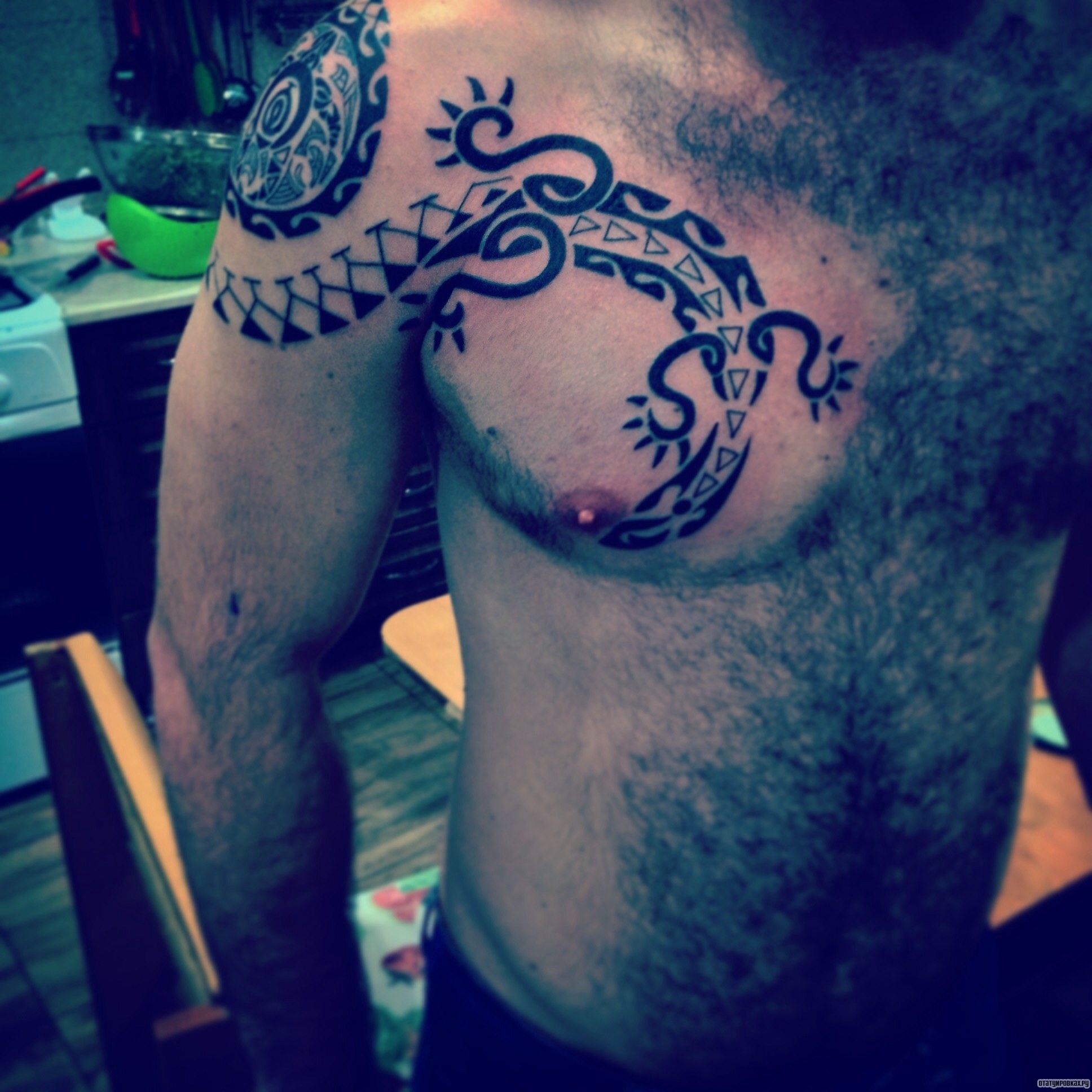 Фотография татуировки под названием «Ящерица полинезийская»