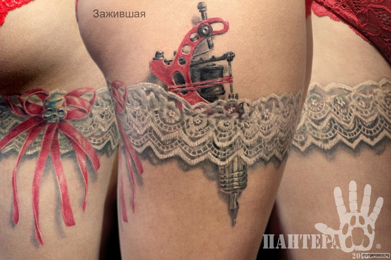 Фотография татуировки под названием «Тату машинка в подвязке»