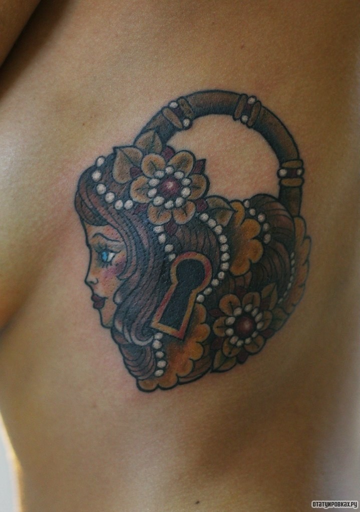 Фотография татуировки под названием «Девушка замок»