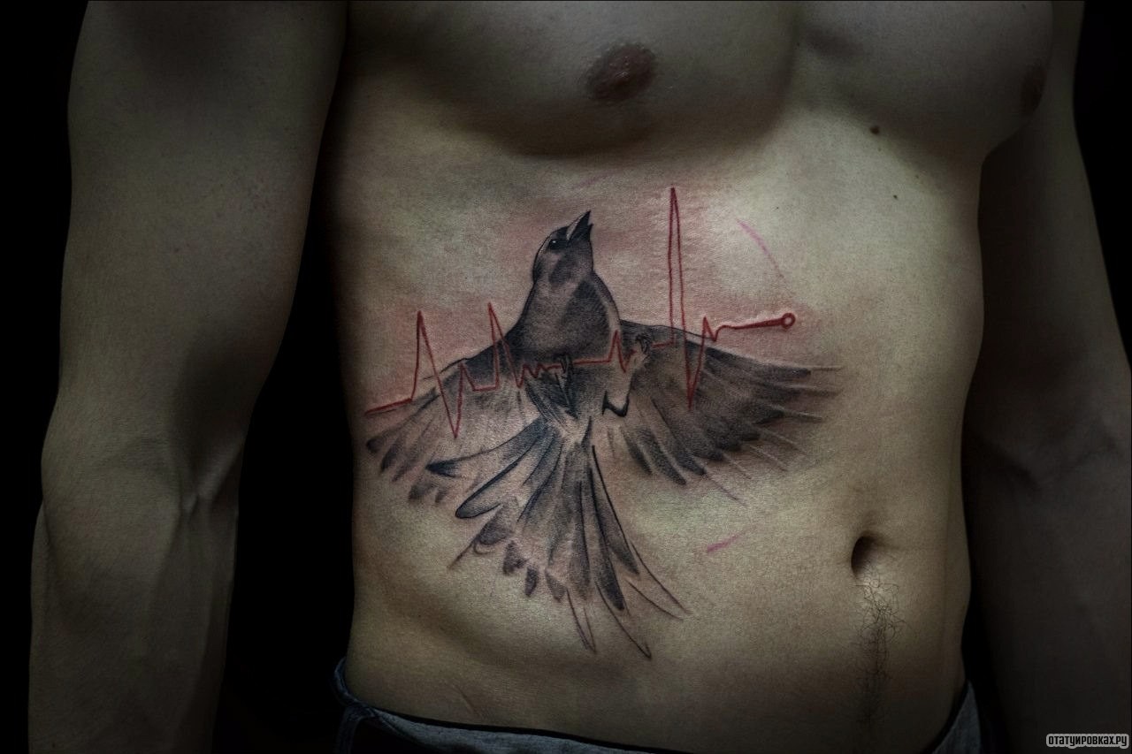 Фотография татуировки под названием «Птица на линии жизни»