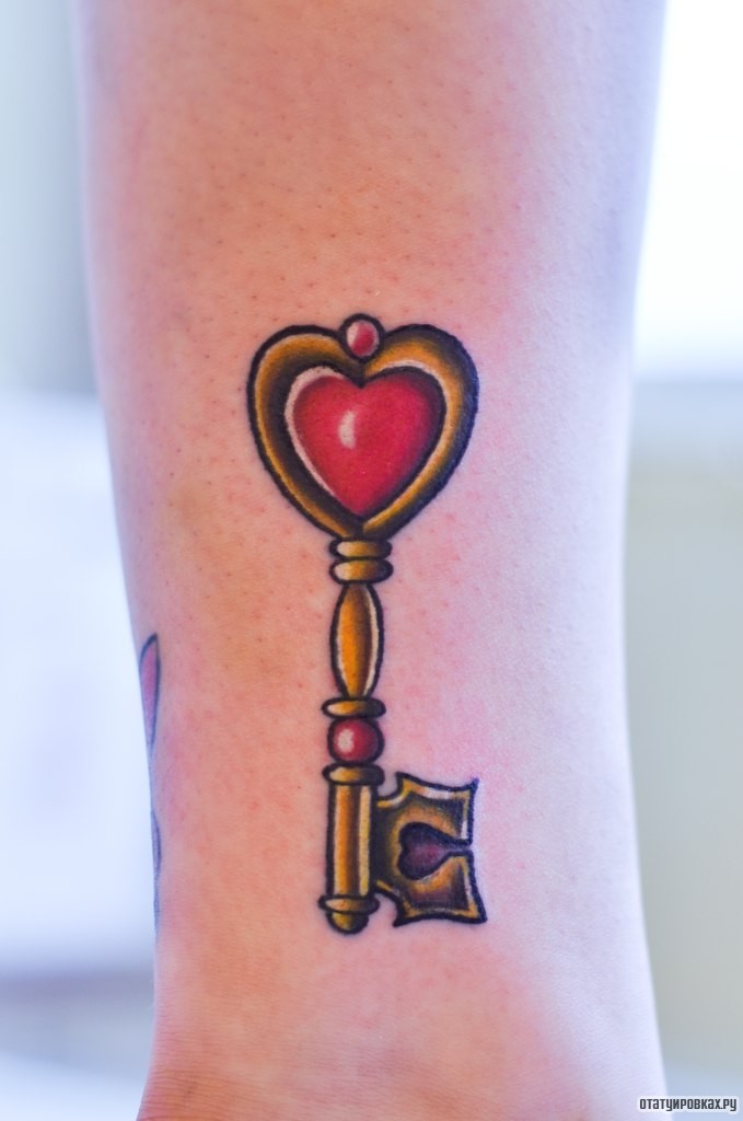 Фотография татуировки под названием «Ключ»