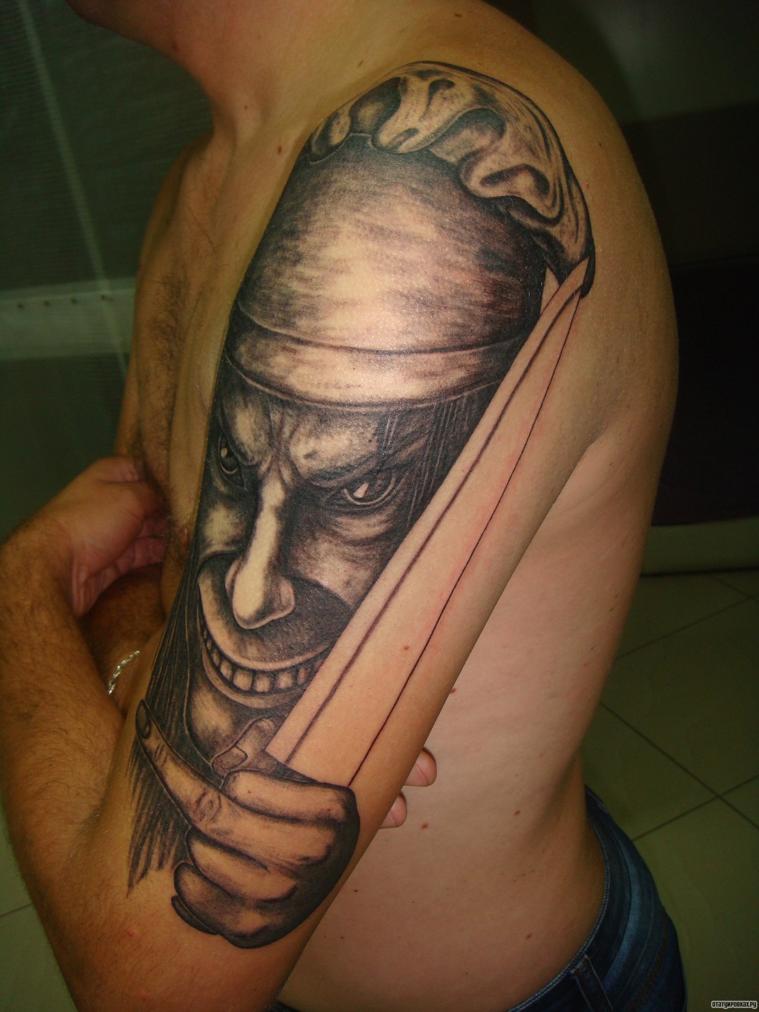 Фотография татуировки под названием «Человек под кожей»