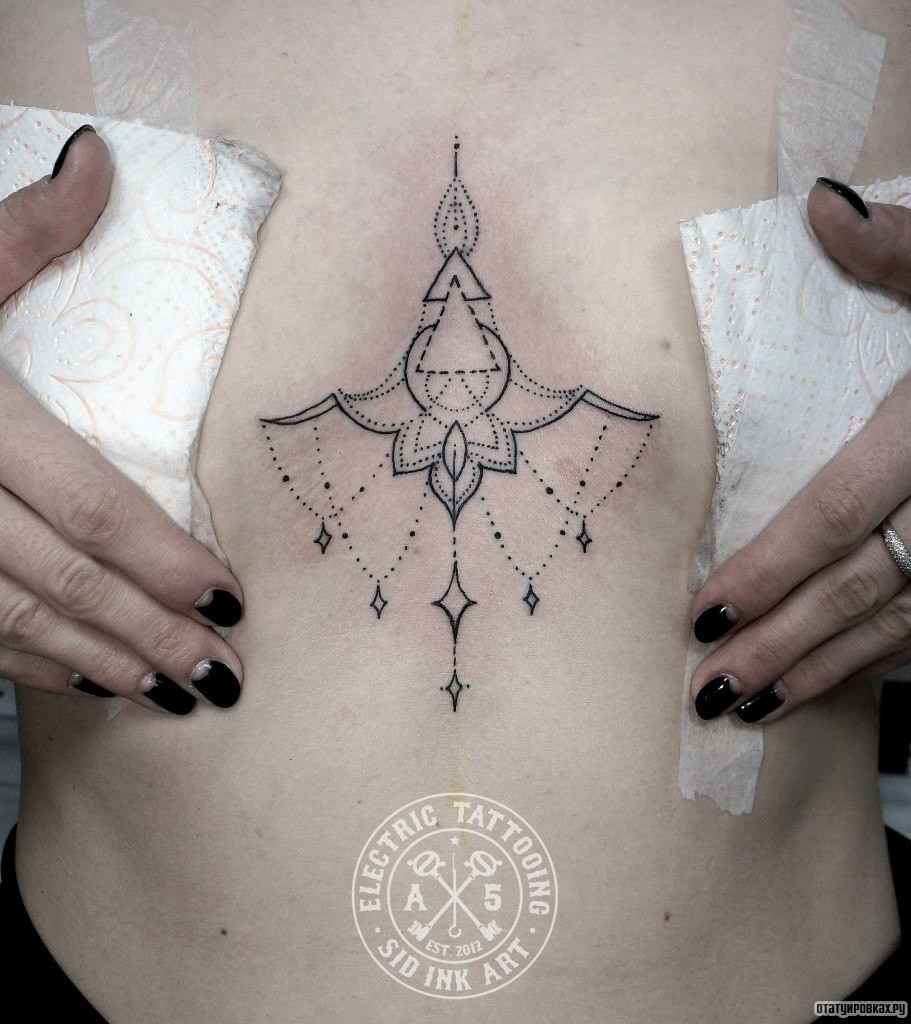 Фотография татуировки под названием «Узор подвеска»