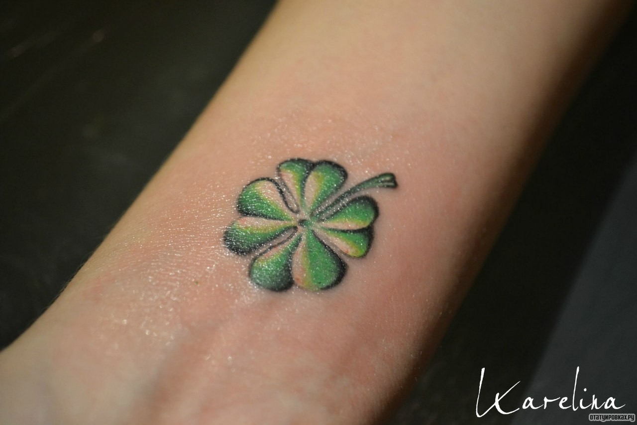 Фотография татуировки под названием «Клевер зеленый»