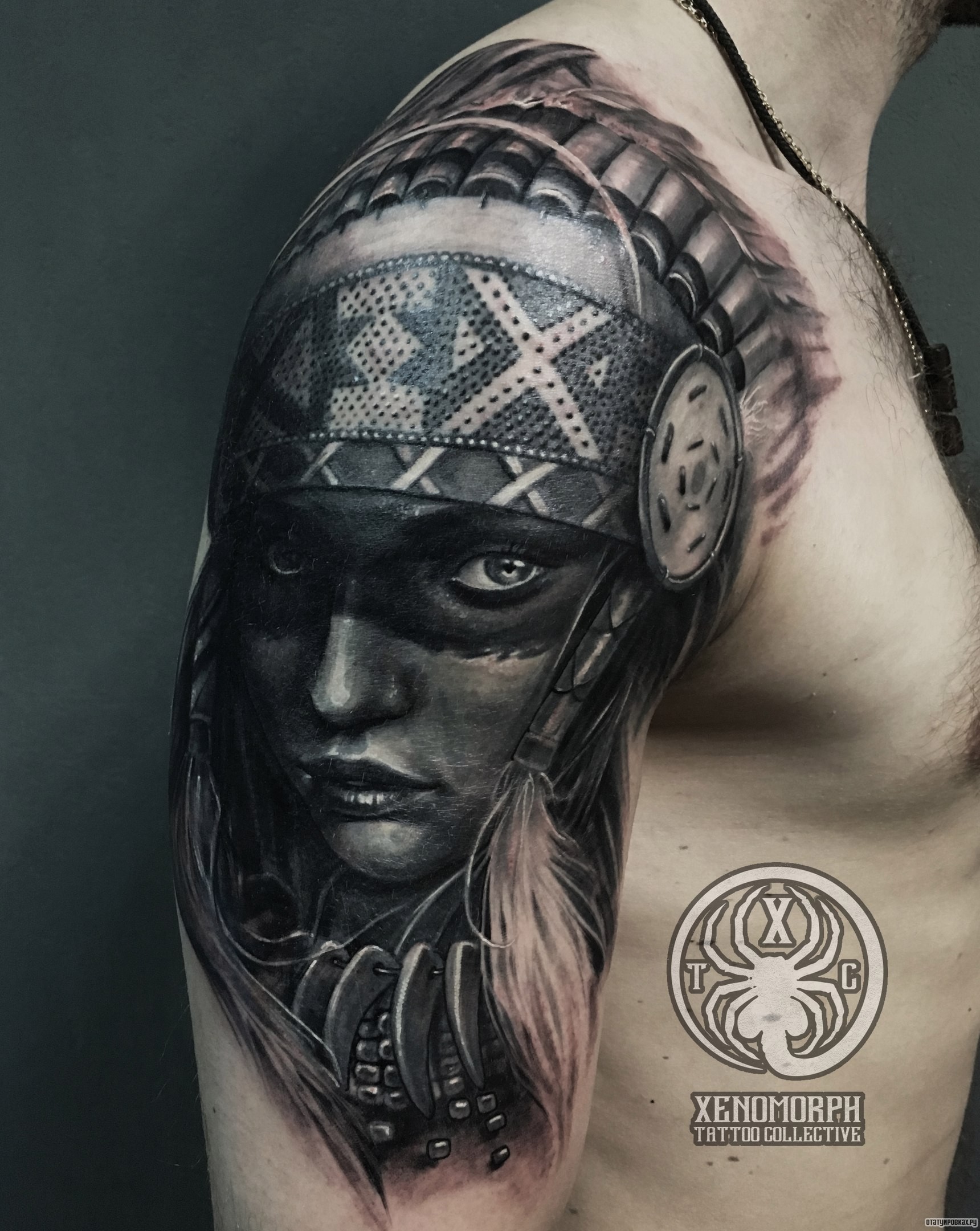 Фотография татуировки под названием «Девушка в повязке на голове»