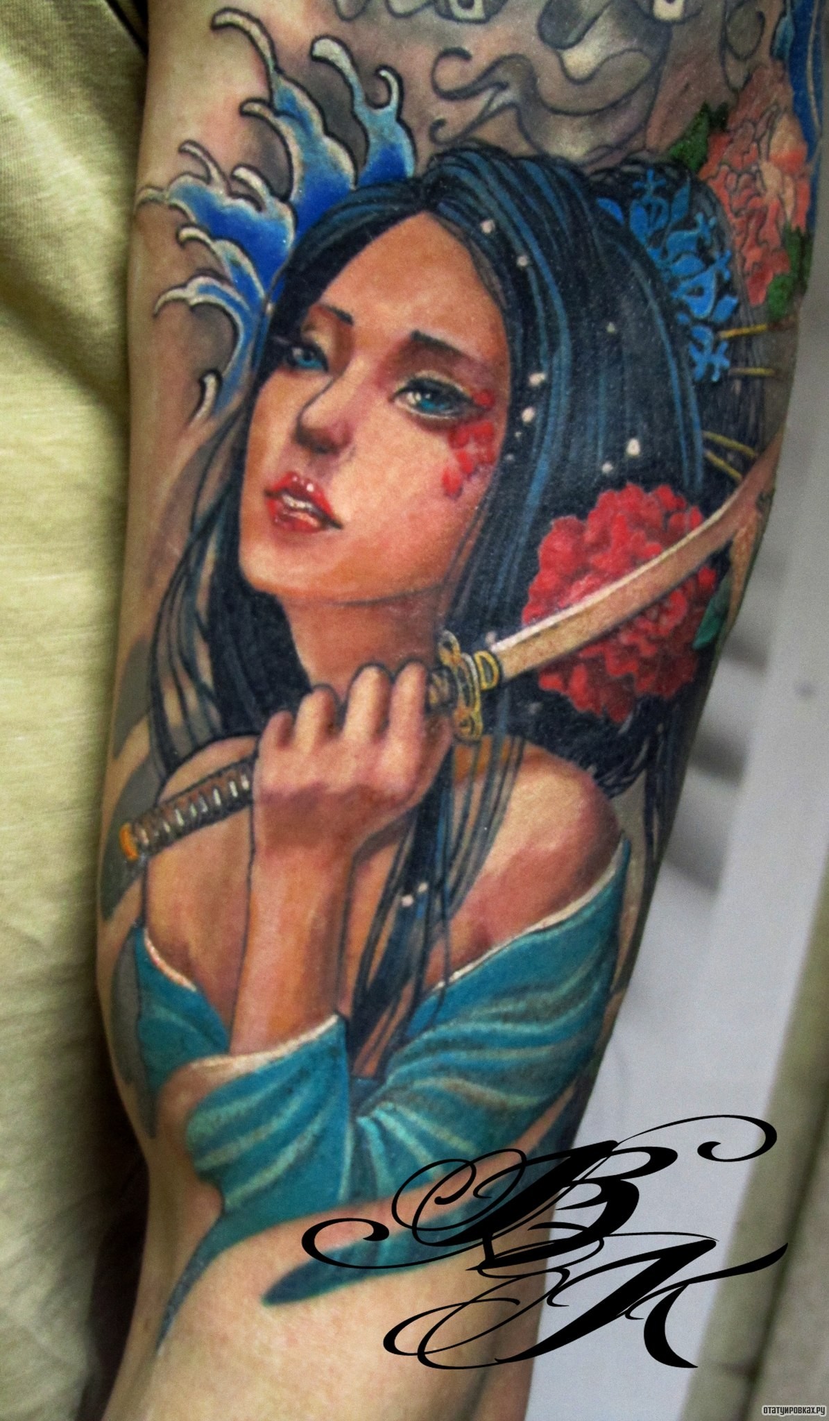 Фотография татуировки под названием «Девушка самурай с саблей»