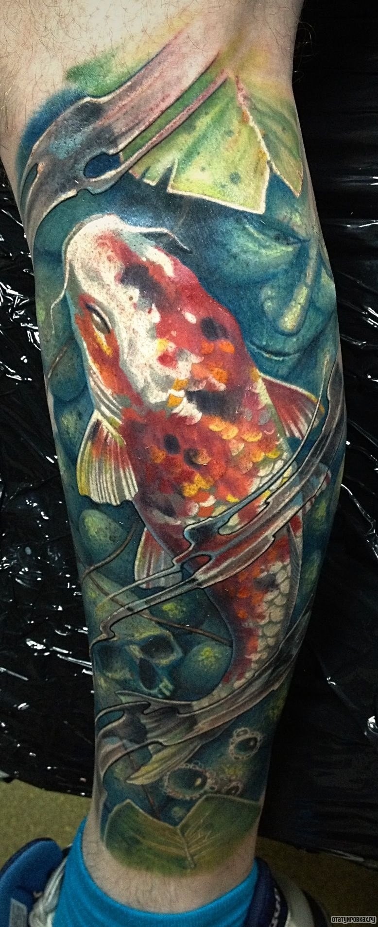 Фотография татуировки под названием «Карп под водой»
