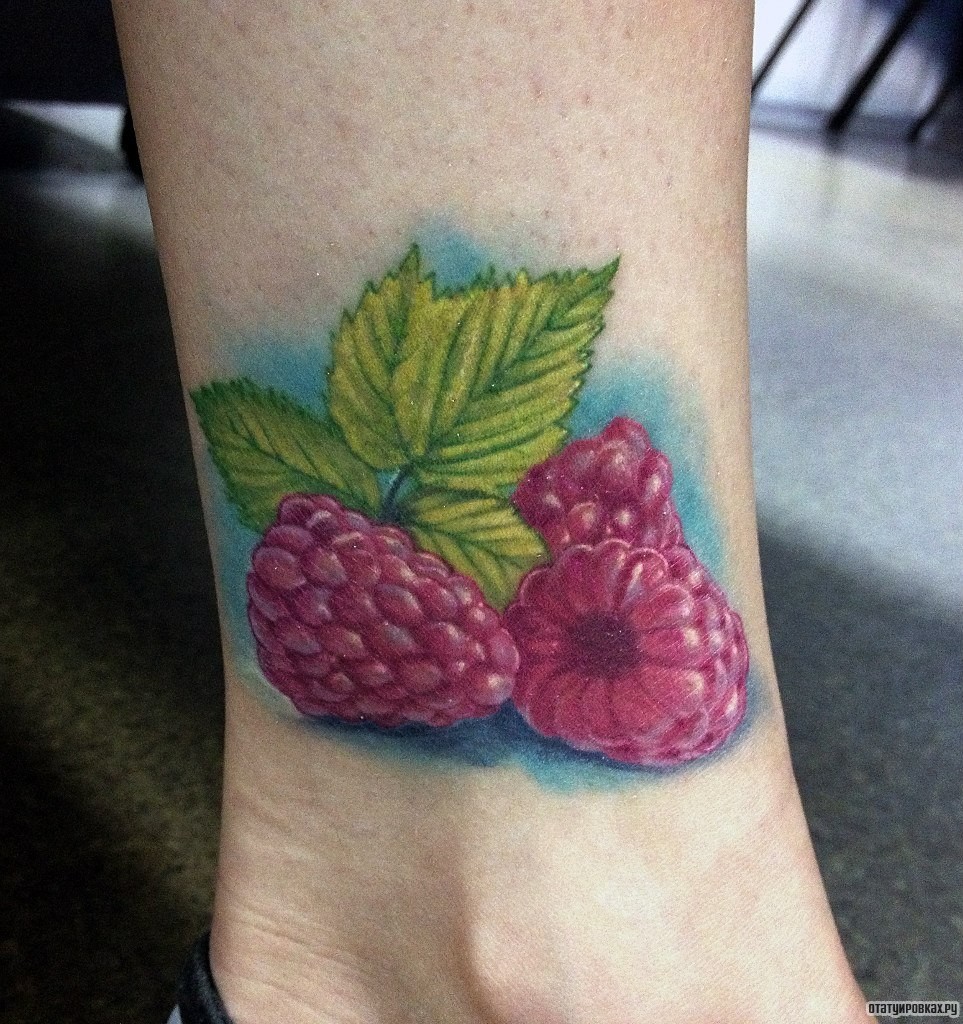 Фотография татуировки под названием «Ягоды малины»