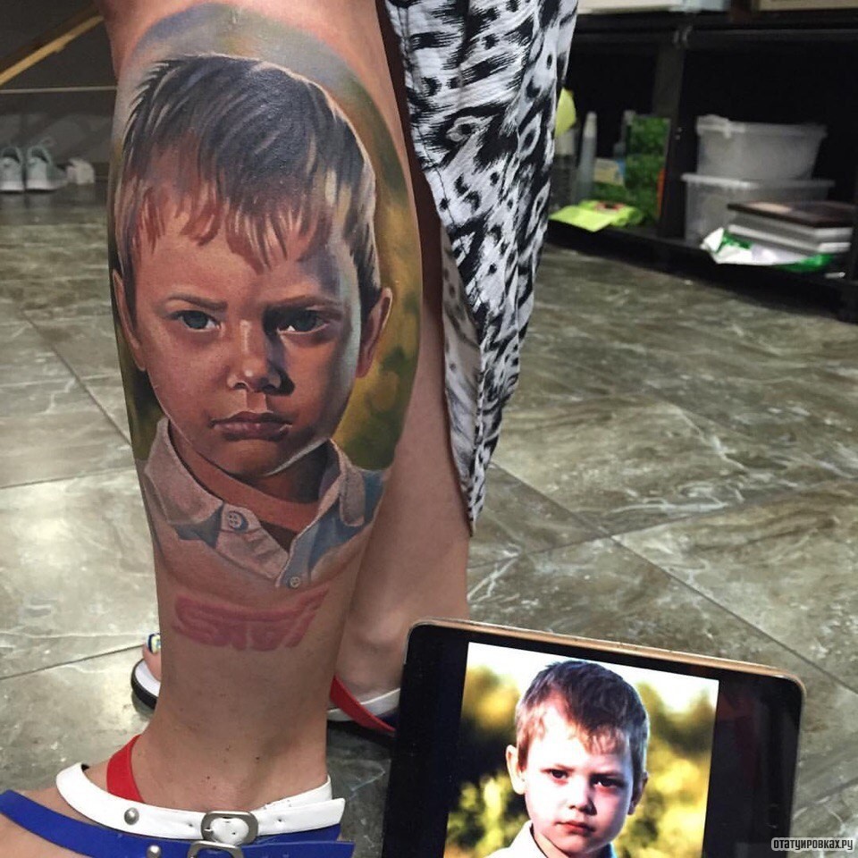 Фотография татуировки под названием «Портрет сына мальчика»