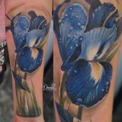 Синий цветок с росой мастера Ирина Дранчук