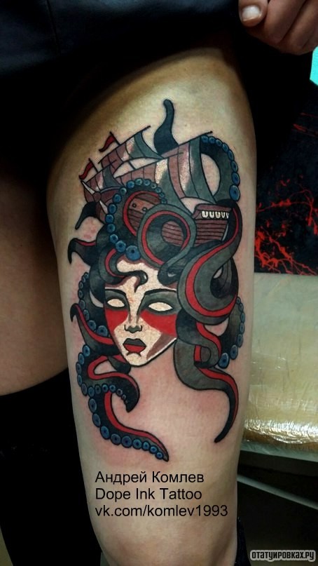 Фотография татуировки под названием «Медуза горгона в олд скул стиле»