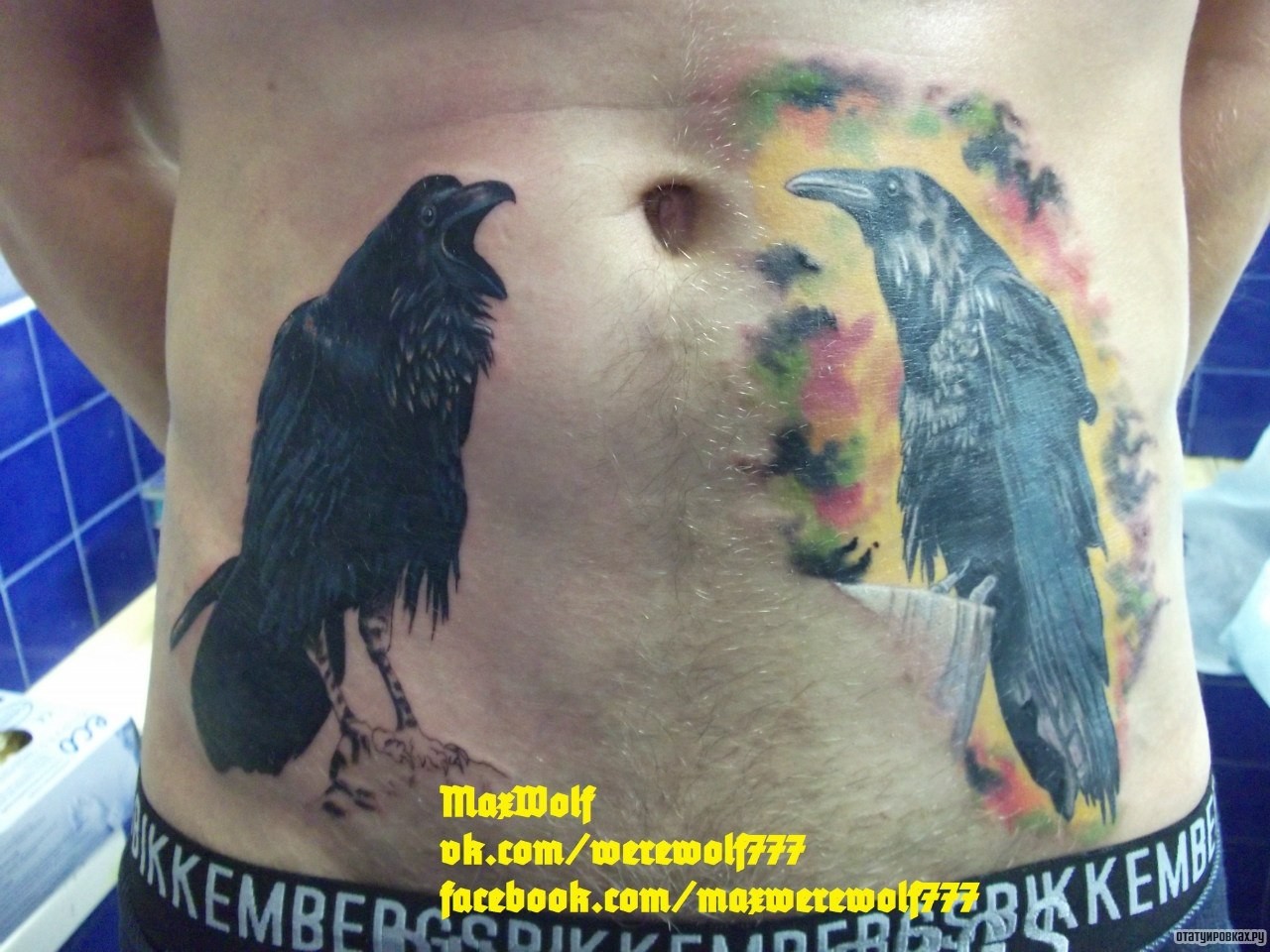 Фотография татуировки под названием «Два ворона»