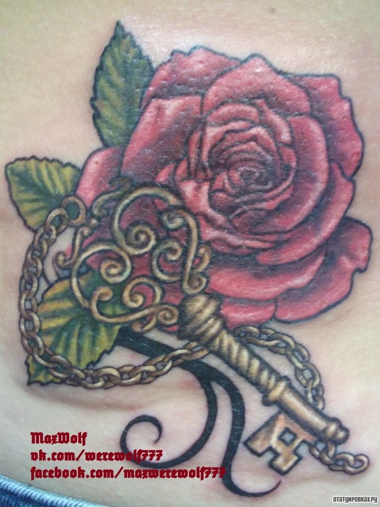Фотография татуировки под названием «Роза и ключ»