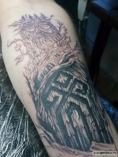 Фотография татуировки под названием «Древнерусская тату»