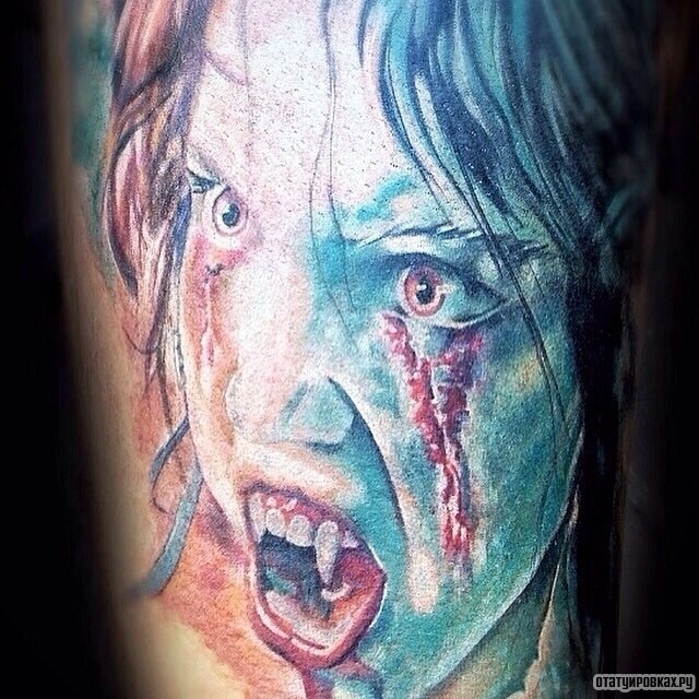 Фотография татуировки под названием «Вампир»