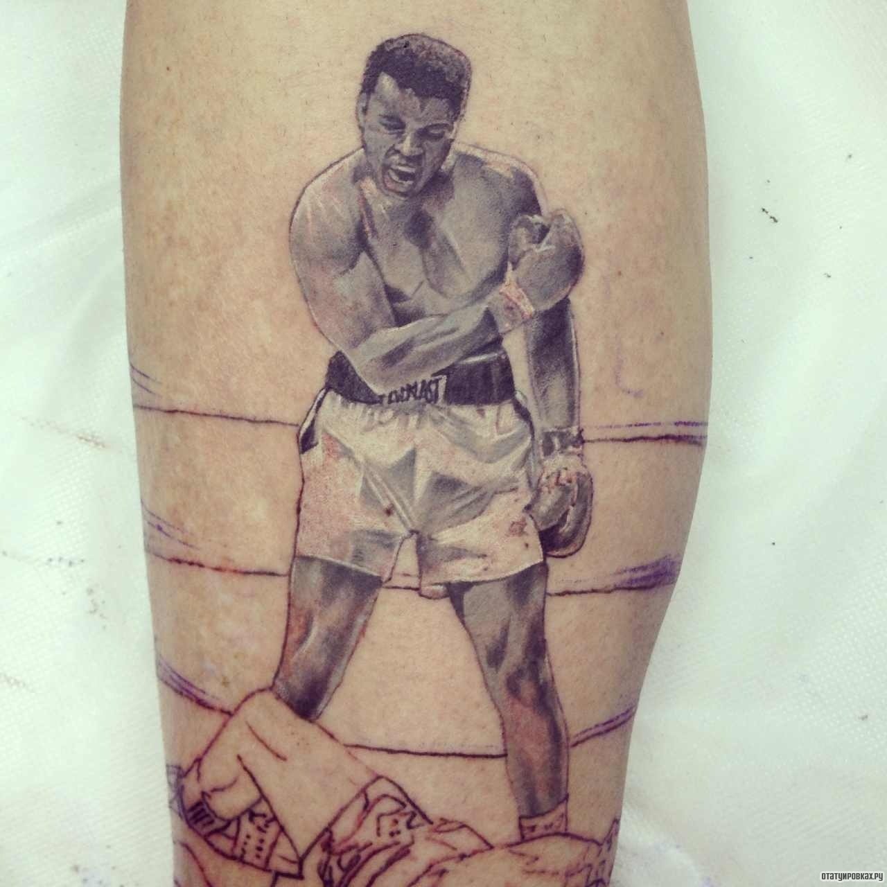 Фотография татуировки под названием «Боксер»