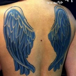 Тату крылья ангела синие