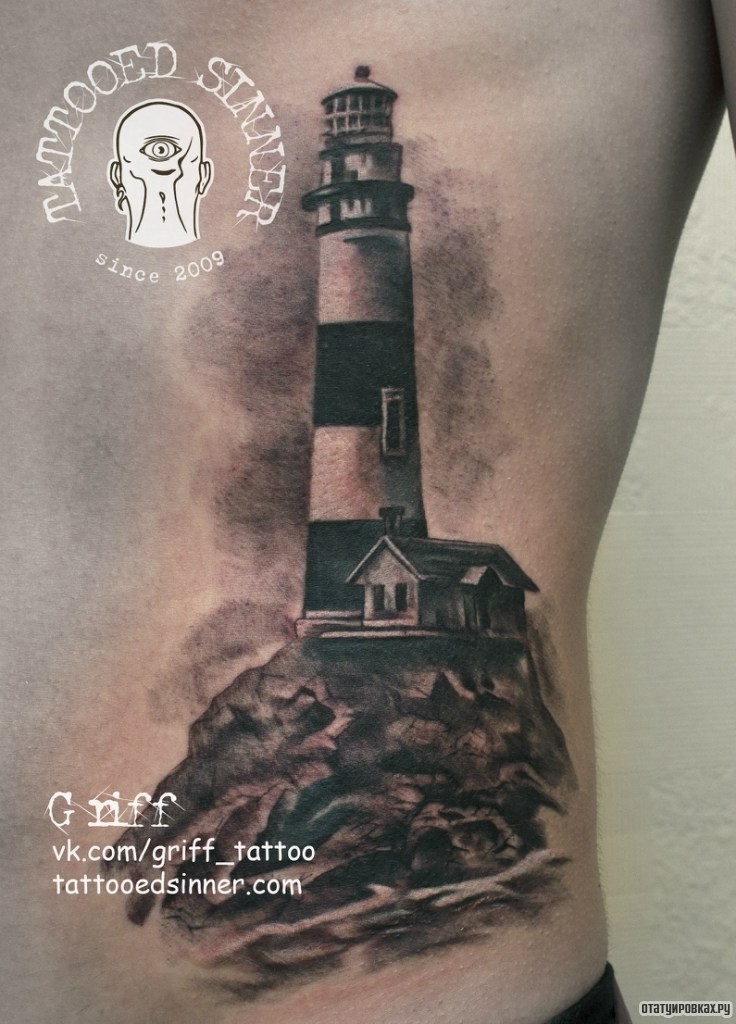 Фотография татуировки под названием «Одинокая башня»