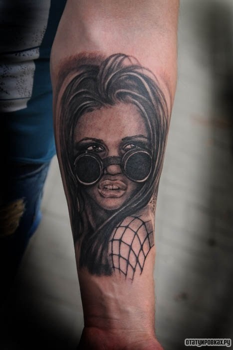 Фотография татуировки под названием «Сексуальная девушка»