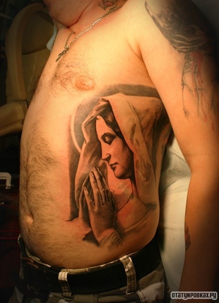 Фотография татуировки под названием «Дама молется»