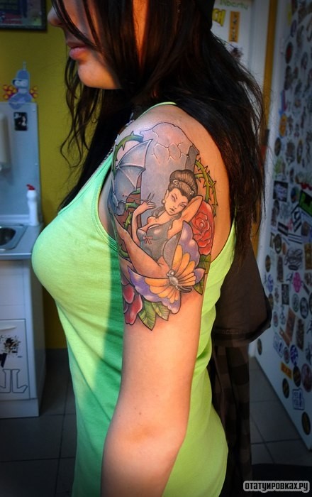 Фотография татуировки под названием «Девушка с бабочкой»