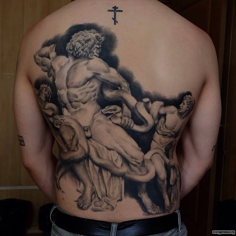 Фотография татуировки под названием «Скульптуры на спине»
