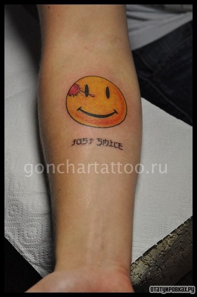 Фотография татуировки под названием «Смайл улыбающийся»
