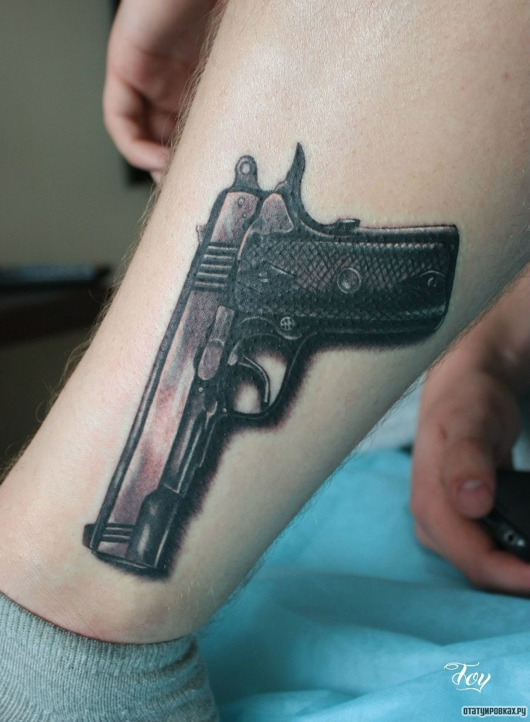 Фотография татуировки под названием «Пистолет 3д»