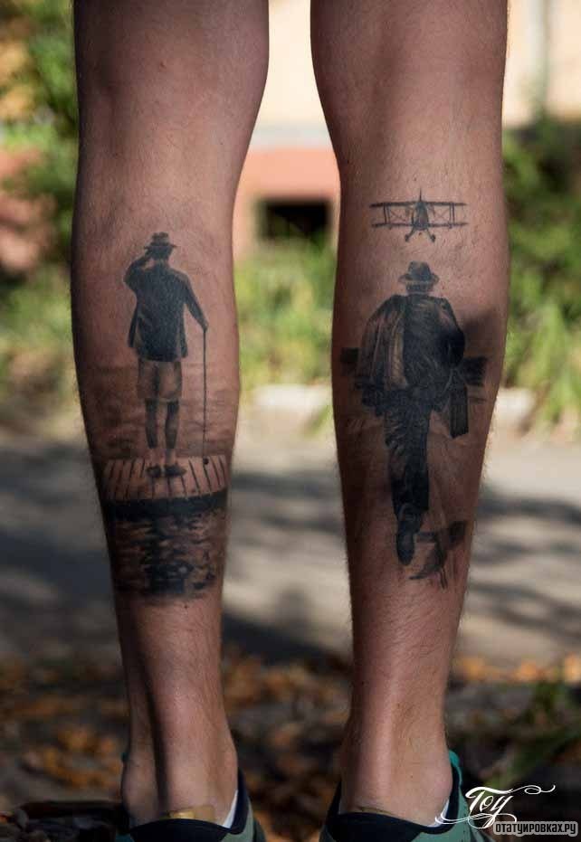 Фотография татуировки под названием «Два человека и кукурузник»