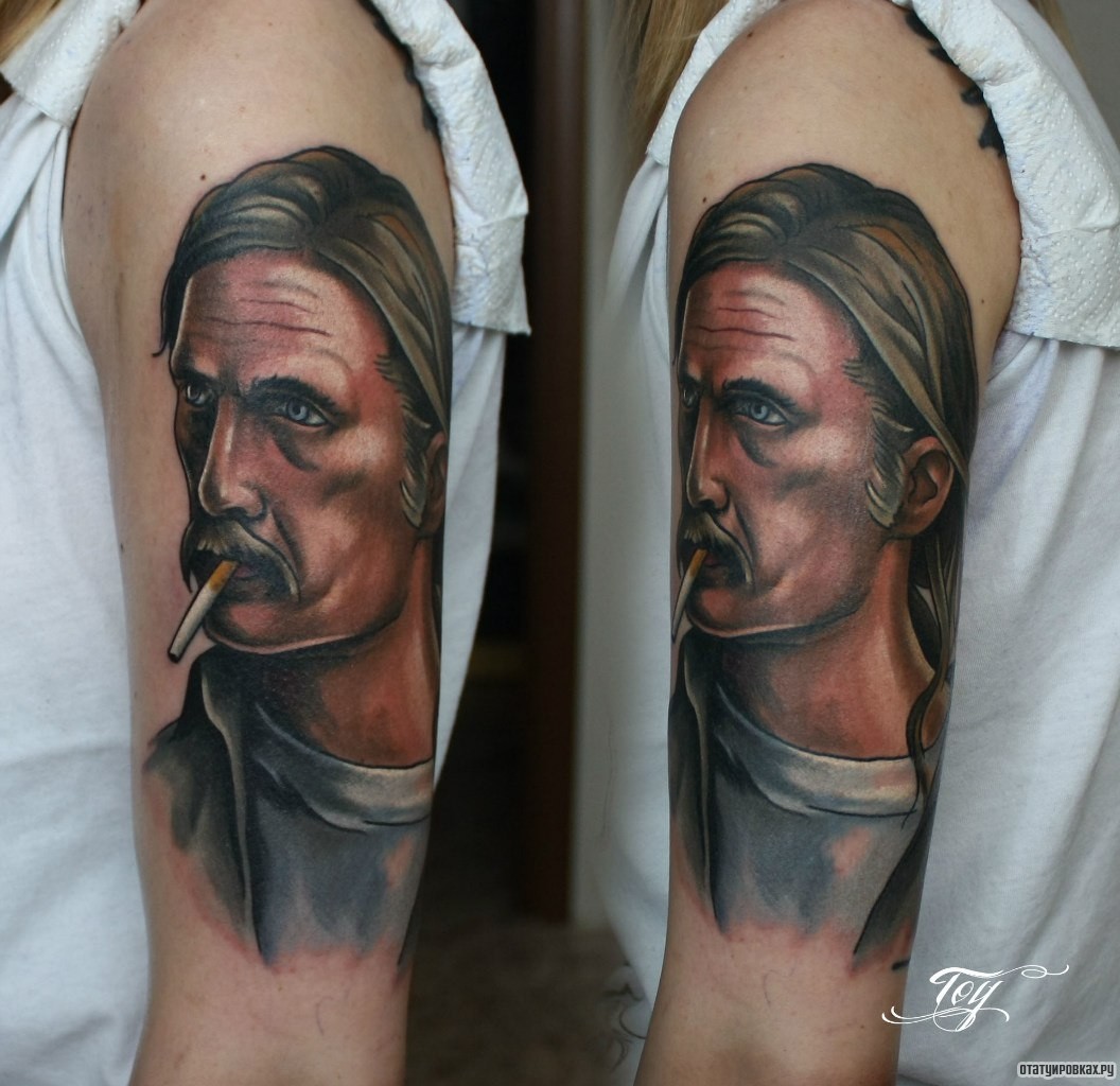 Фотография татуировки под названием «Человек с сигаретой»