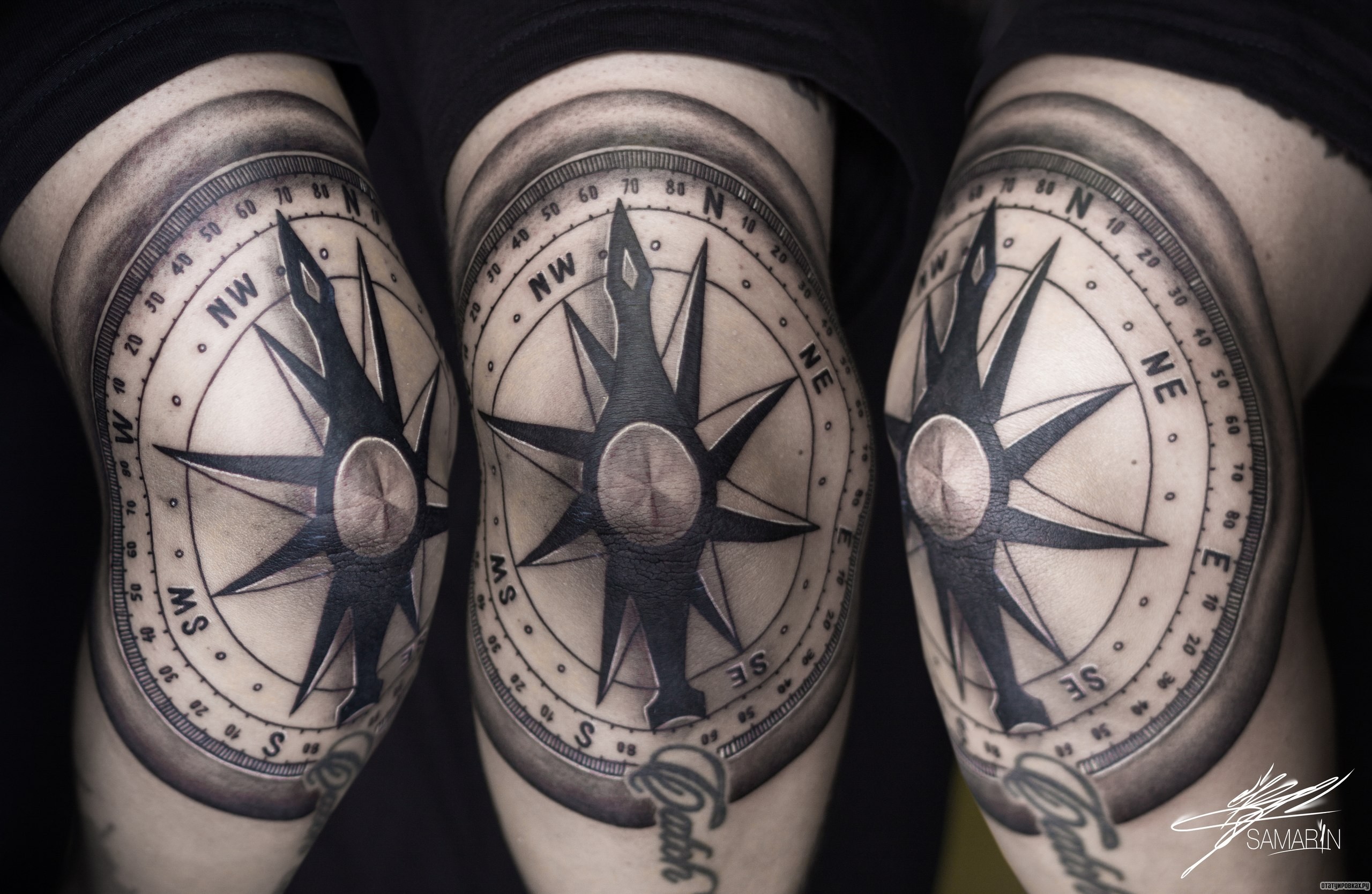 Фотография татуировки под названием «Компас на коленке»